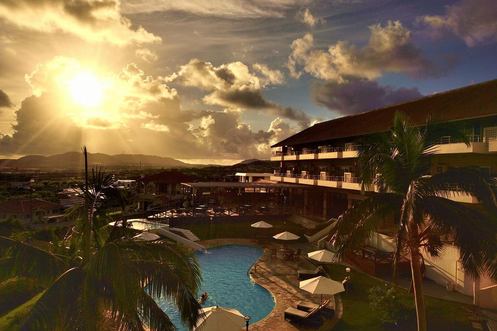 Exes Ishigaki Hotel Ishigaki  Kültér fotó